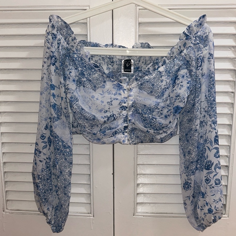 Long sleeve crop top